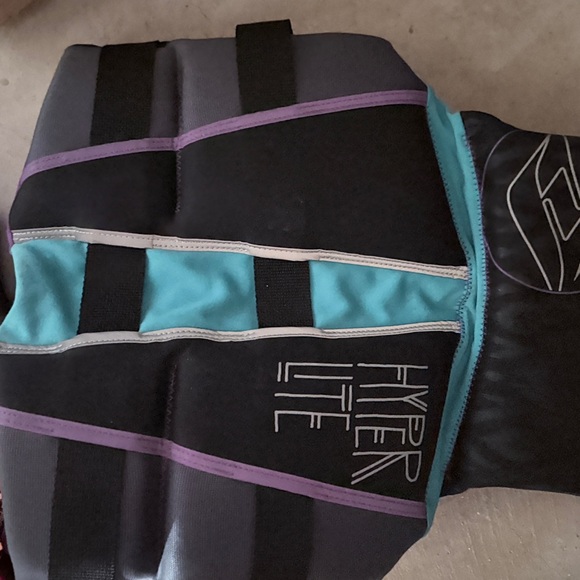 Hyperlite Life Jackets - bundle - Picture 5 of 7